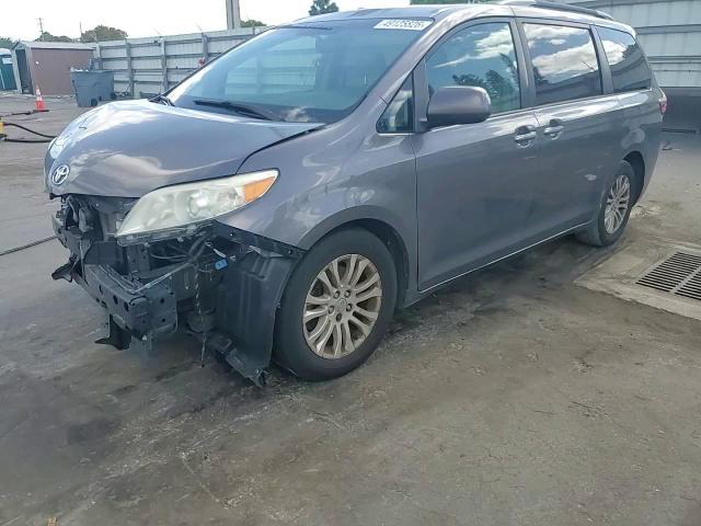 Toyota Sienna 2015