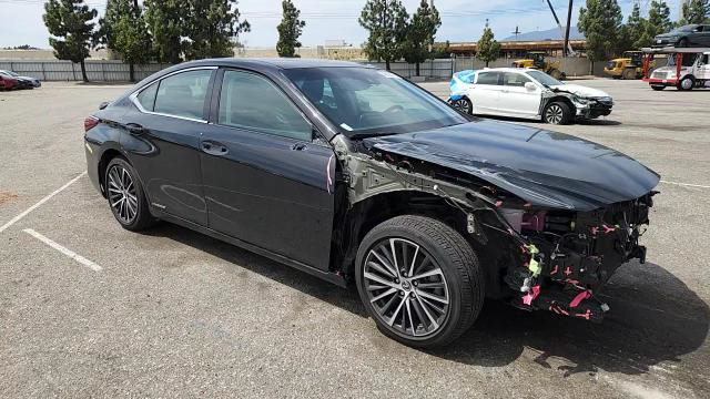 Lexus ES 2022