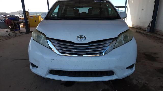 Toyota Sienna 2011