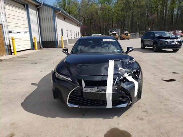 Lexus IS 2021