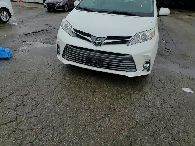 Toyota Sienna 2020