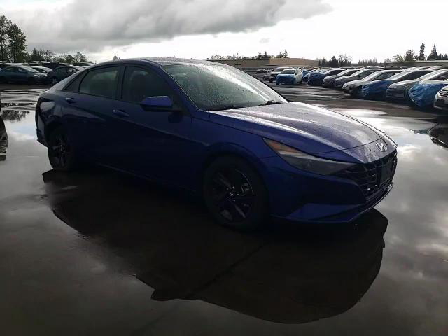 Hyundai Elantra 2021