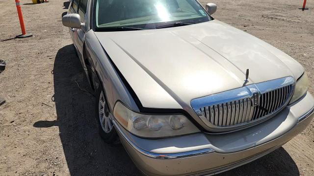 Lincoln Town Car 2006