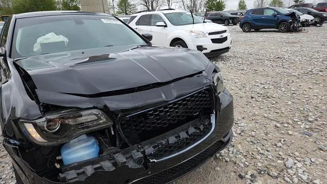 Chrysler 300 2019