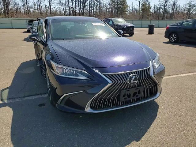Lexus ES 2021