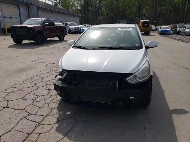 Hyundai Accent 2015
