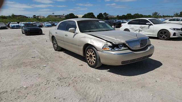 Lincoln Town Car 2006
