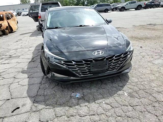 Hyundai Elantra 2022