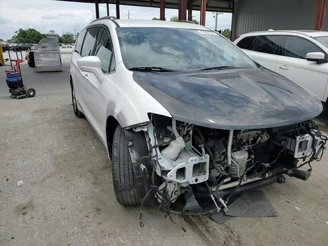 Chrysler Pacifica 2017