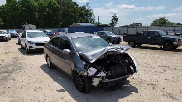 Nissan Versa 2018