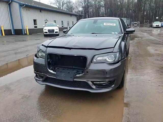 Chrysler 300 2022