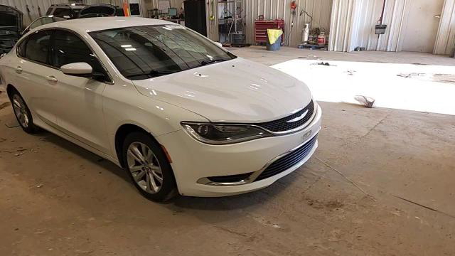 Chrysler 200 2015