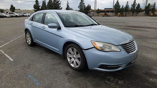 Chrysler 200 2013