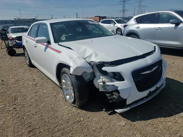 Chrysler 300 2019