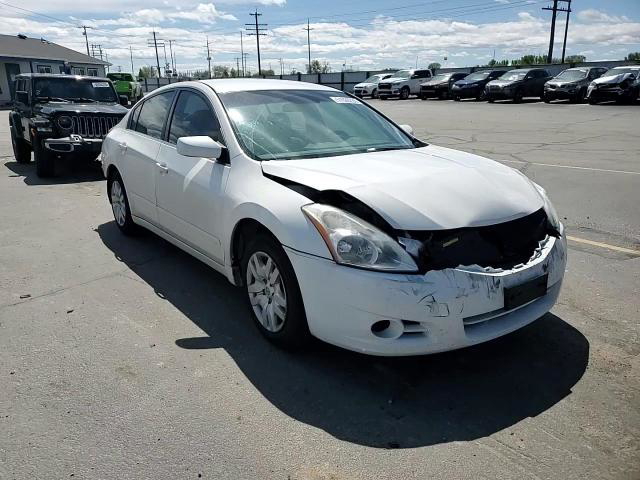 Nissan Altima 2012