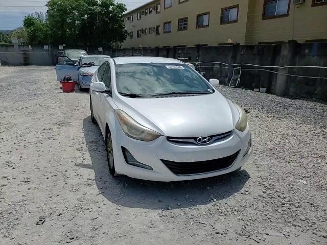 Hyundai Elantra 2016