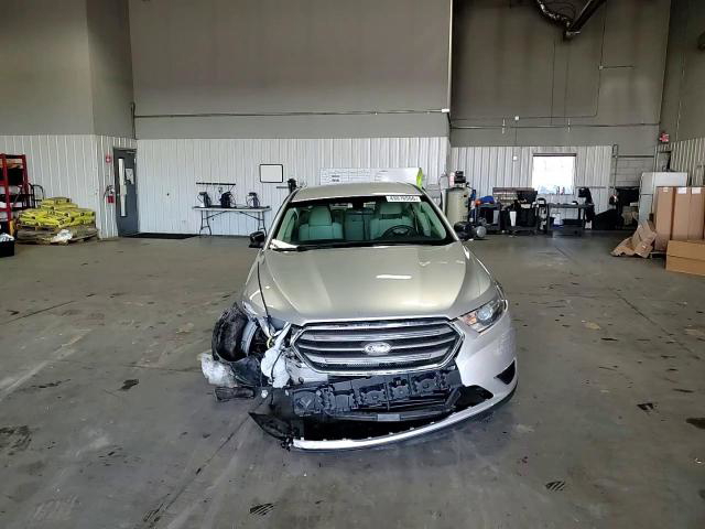 Ford Taurus 2015