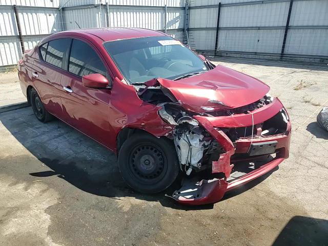Nissan Versa 2015