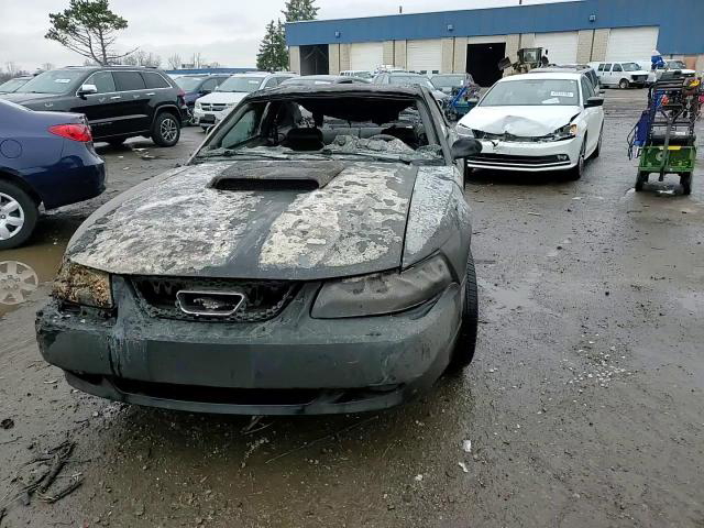 Ford Mustang 2001