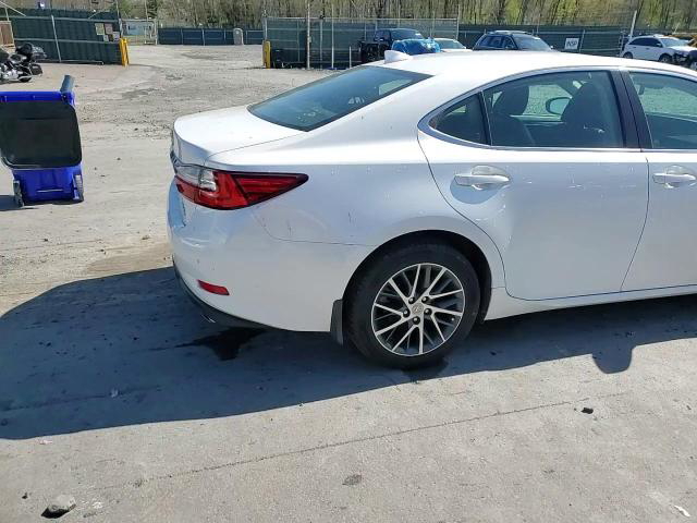 Lexus ES 2017
