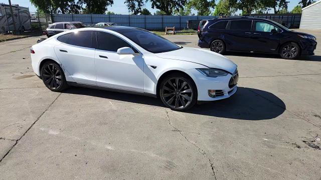 Tesla Model S 2016
