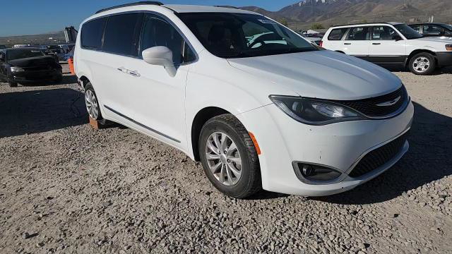 Chrysler Pacifica 2017