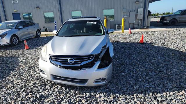 Nissan Altima 2012