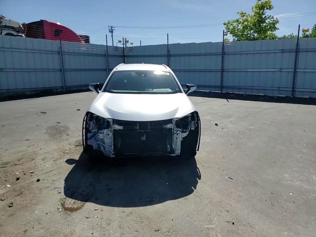 Lexus UX 2021