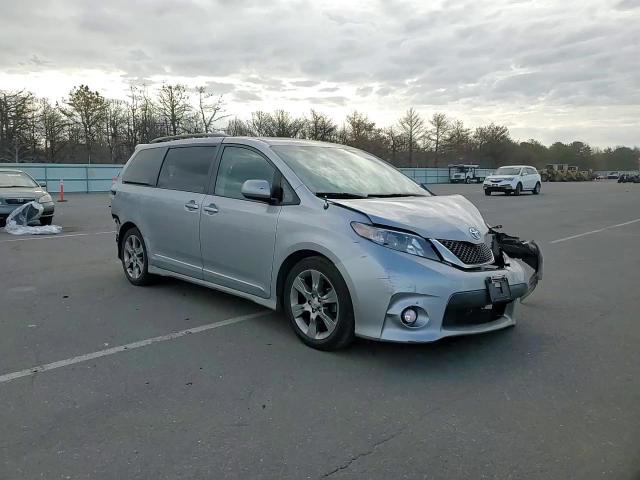 Toyota Sienna 2011