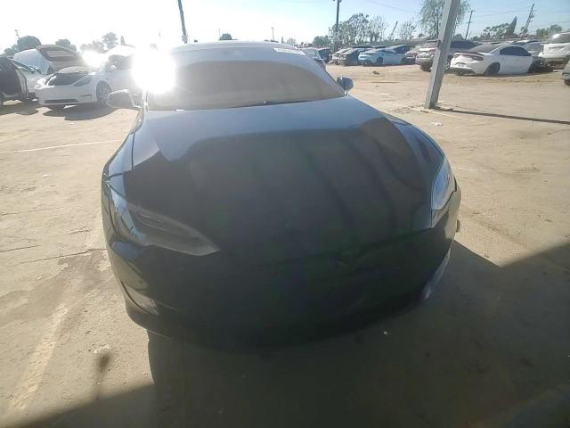 Tesla Model S 2016