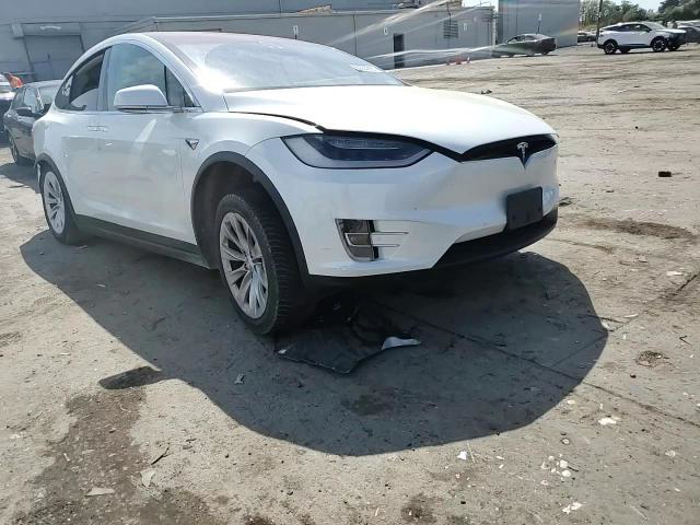 Tesla Model X 2019