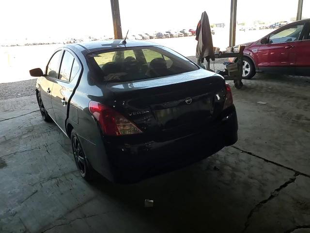 Nissan Versa 2016