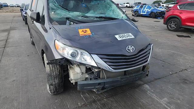 Toyota Sienna 2011