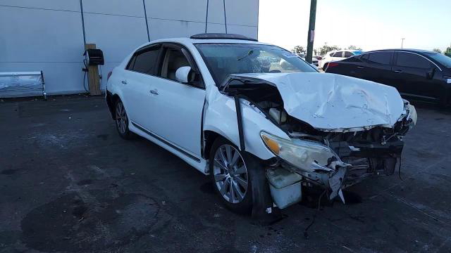 Toyota Avalon 2011