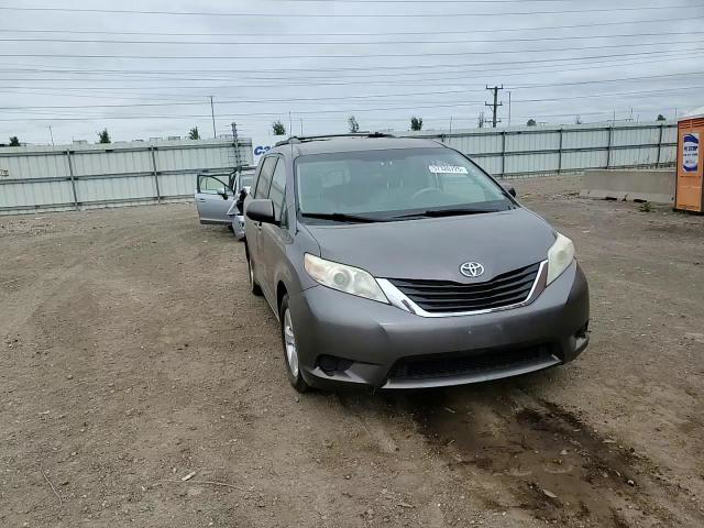 Toyota Sienna 2012