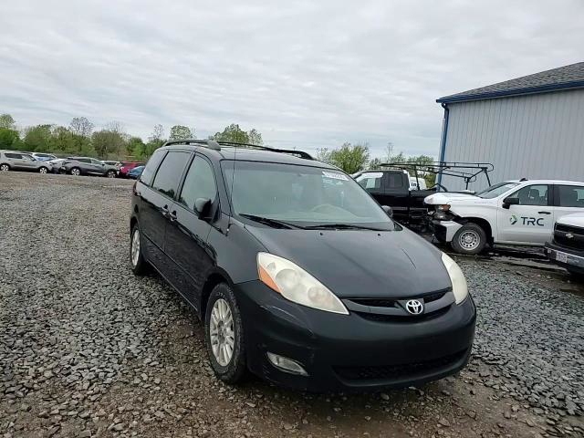 Toyota Sienna 2010