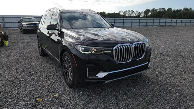 BMW X7 2021