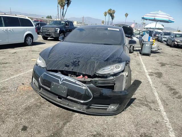 Tesla Model S 2014