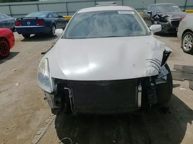 Nissan Altima 2011