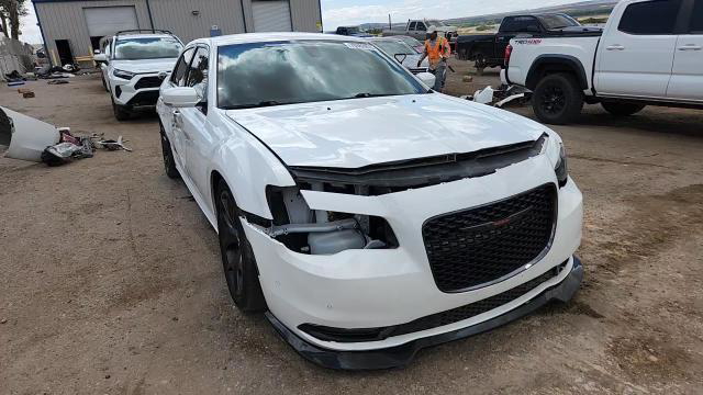 Chrysler 300 2021