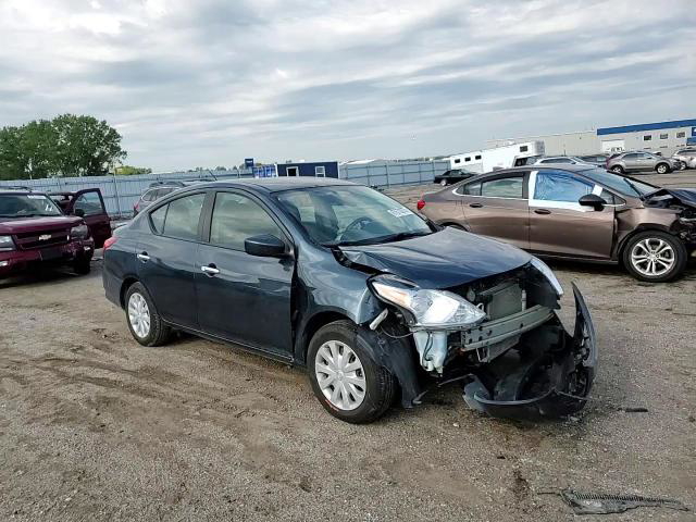Nissan Versa 2016