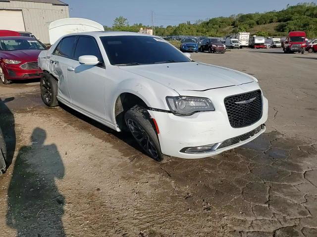 Chrysler 300 2020