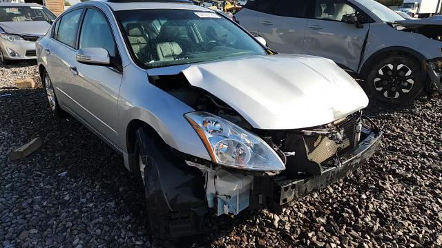 Nissan Altima 2012