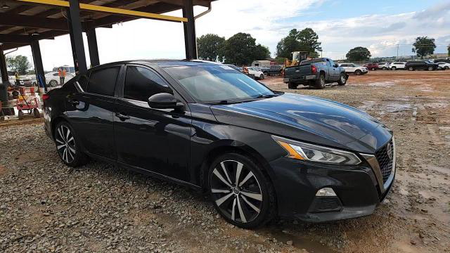 Nissan Altima 2021