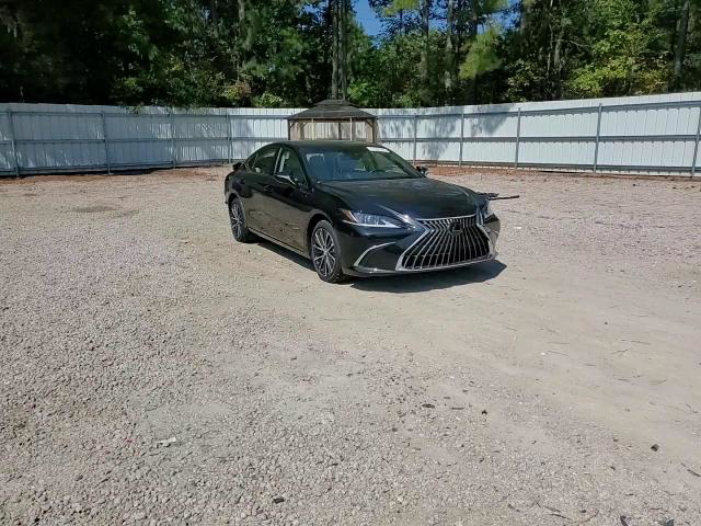 Lexus ES 2025