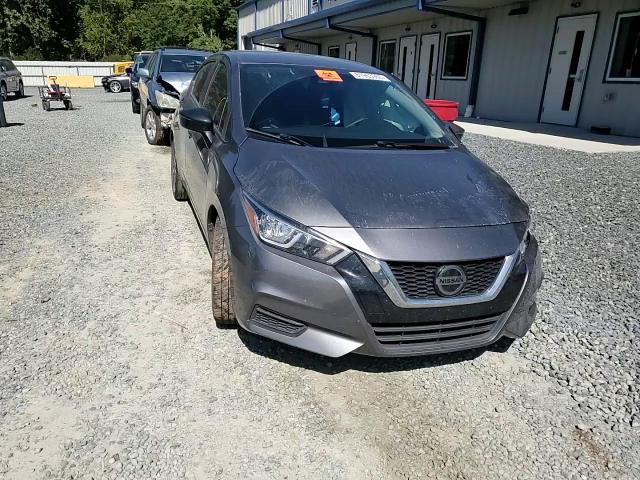 Nissan Versa 2021