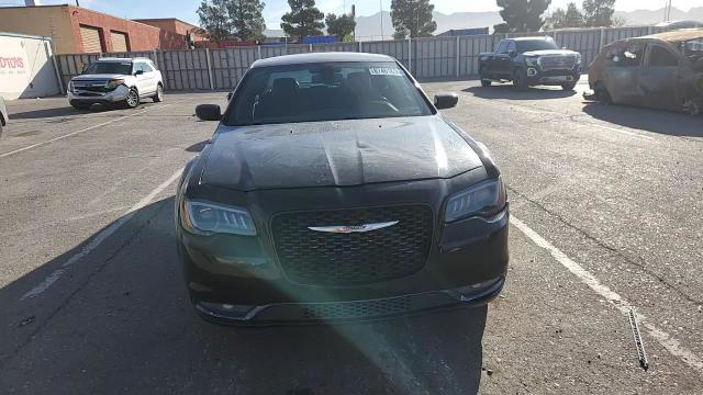 Chrysler 300 2016