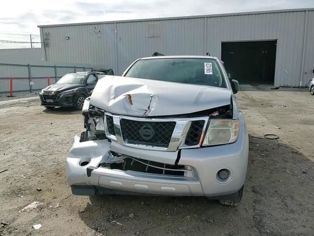 Nissan Pathfinder 2011