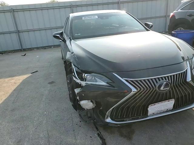 Lexus ES 2020