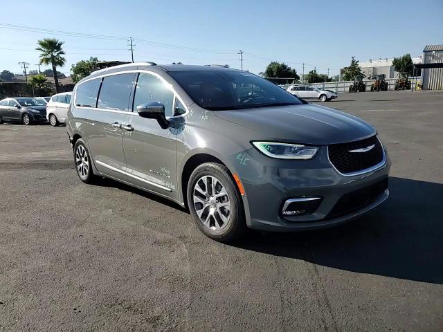 Chrysler Pacifica 2023